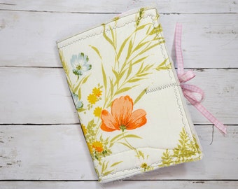 J20 Mixed Media Journal: Vintage Floral Soft Cover, Stitched Pockets