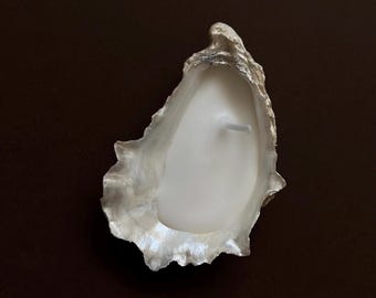 Handmade Oyster Shell Candle for Beach Weddings•Sea Shell Decor for Bridesmaid Gifts•Coastal Table Accent•Unique Housewarming Gift