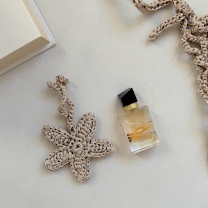 Mini Crochet Starfish Bag Charm – Beachy Keychain Accessory, Ocean-Inspired Purse Charm