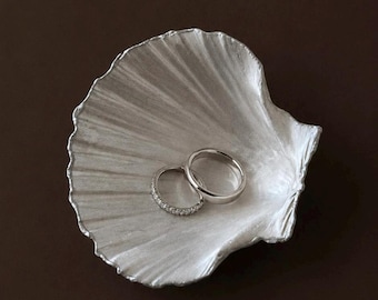 Seashell Ring Dish • Jewelry Dish for Her • Handmade Trinket Tray • Coastal Decor Gift • Shell Ring Holder • Beach Wedding Gift