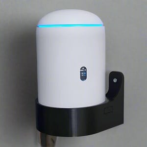 Wandhalterung für Ubiquiti Unifi Dream Machine und Fräser