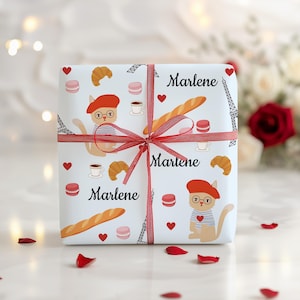 Carta da regalo personalizzata Parisian Kitty l Carta da regalo con simpatico gatto a tema Parigi l Basco l Torre Eiffel l Macarons l Caffè e baguette