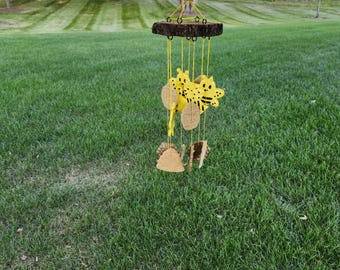 Enchanting Bee & Honey Pot Wind Chime: Handcrafted Garden Decor
