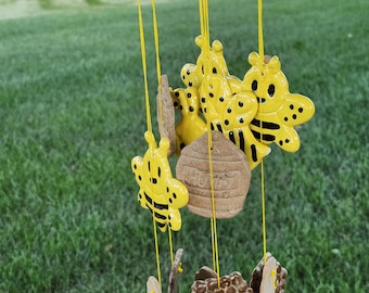 Enchanting Bee & Honey Pot Wind Chime: Handcrafted Garden Decor