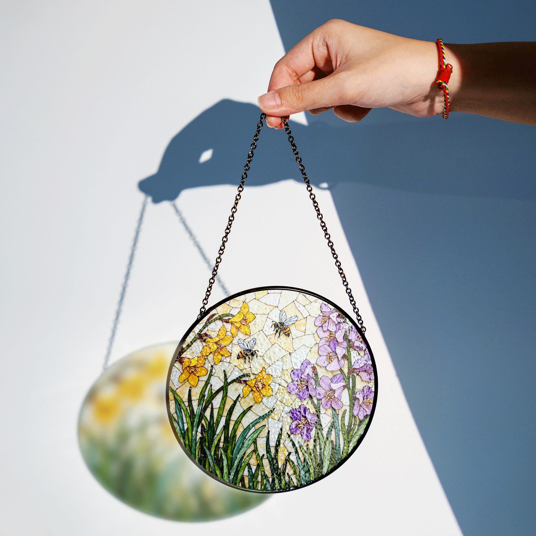 Acchiappasole in vetro colorato a forma di ape: regalo per