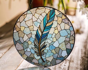 青緑色の羽根のアートステンドグラスサンキャッチャー窓掛け自然愛好家への贈り物