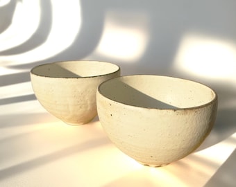 Kohiki Handmade Round Bowl by Takashi Sogo: Japanese Artisan Tableware [Limited Qty]