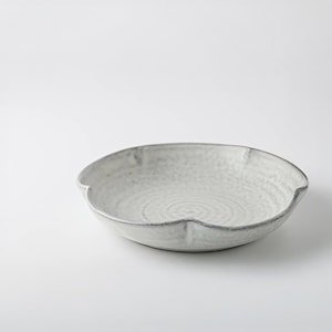 Namihana Handmade Small 5.2-in Plate: Snow White Flower, Japanese Ceramic