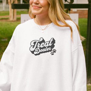 Treat Dealer-sweater | Grappig hondencadeau | Pet Lover-trui met ronde hals voor puppyouders | Verjaardagscadeau voor hondenliefhebbers en beste vrienden