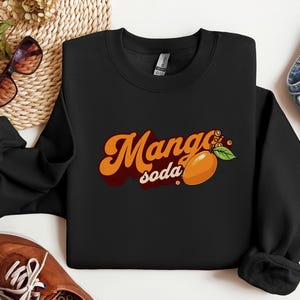Mango Soda Sweatshirt, Saftiges Tropisches Obstkorb Sweatshirt, Farmers Markt Pullover, Frühling Retro Shirt Gemütliches, süßes Mango Ästhetik Geschenk