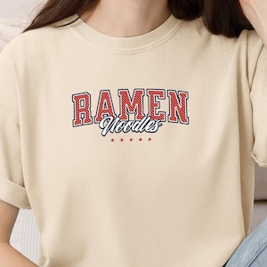 Varsity Ramen Noodle Soup Aesthetic Tee Collegiate Gift for Comfort Food Lover T-Shirt, College Dorm Ramen Squad Shirt Vintage Letterman Top