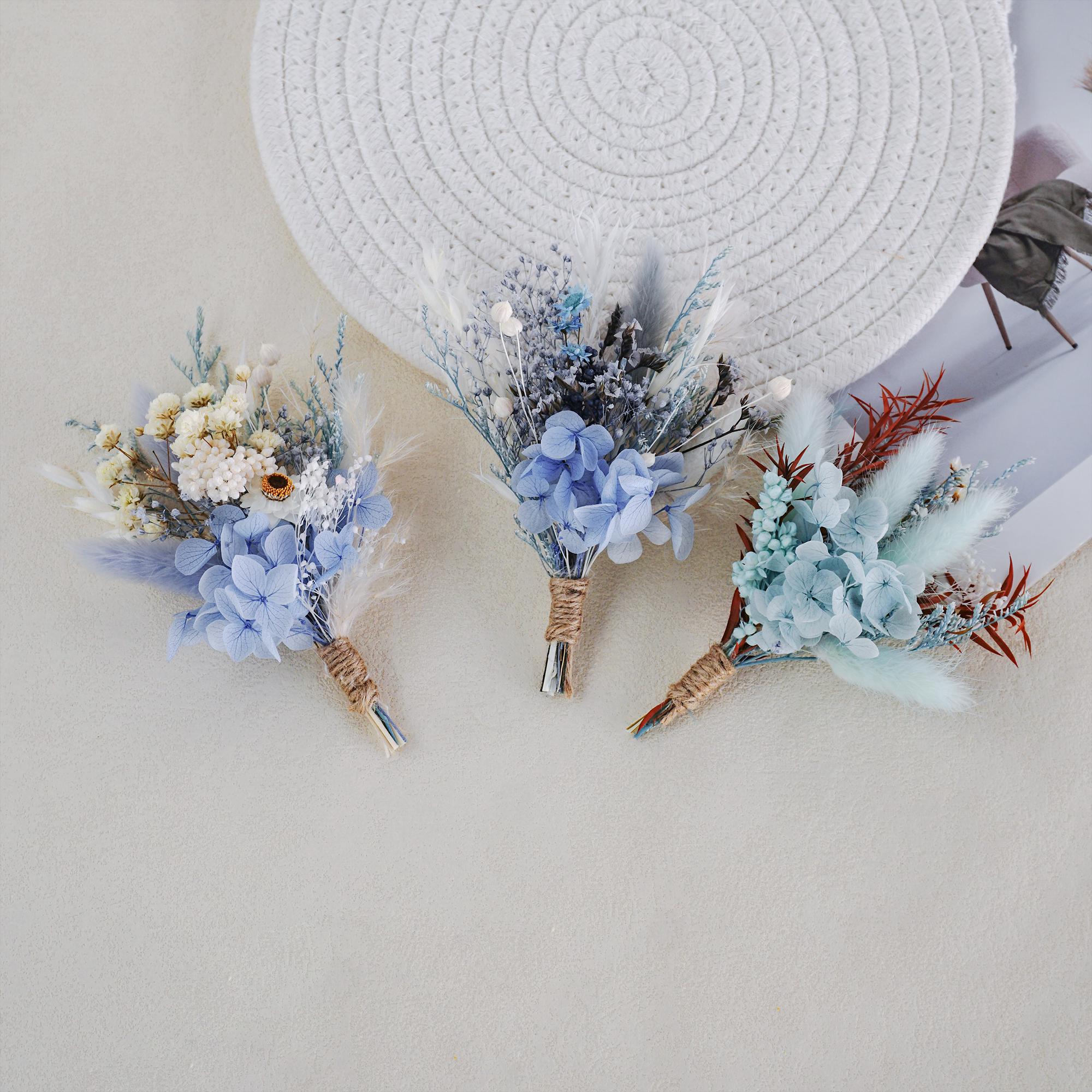 Hoe draag je een corsage - Trouwfotograaf