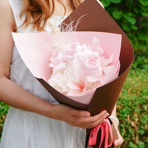 Austin Rose geconserveerd bloemboeket, fantasieroze valentijns- en verjaardagsverrassingscadeau, bloemcadeau, aanpasbare wenskaarten.