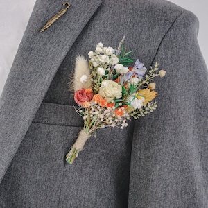 Boutonnière de flores secas de gypsophila color naranja quemado/Mini ramo de flores secas/Boutonnière del novio/Boutonnière hecho a mano/Regalo para él