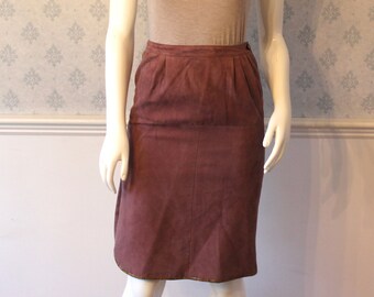 Vintage 1980s to 1990s Valentino V Pelle Designer Pink Suede Pencil Skirt with Snakeskin Trim