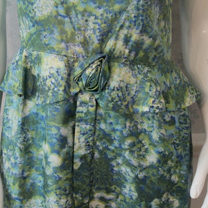 Vintage 1950s Blue and Green Abstract Floral Peplum Short Sleeve Wiggle Dress image 9