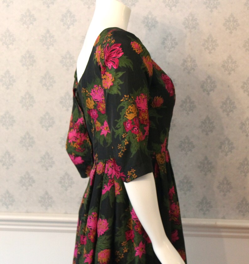 Vintage 1950s Gigi Young Pink, Orange, Green and Black 3/4 Sleeve Silk Button Front Dress image 3