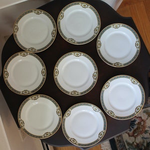 Vintage Limoges Bernardaud & Co. Blue, Yellow, Green and Gold Gilt Set of 9 Dessert Size Plates afbeelding 2