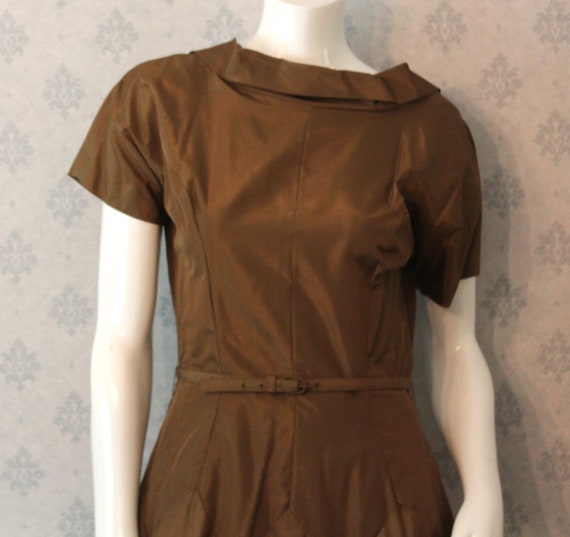 Vintage 1950s Brown Taffeta Belted Dress with Ful… - image 3