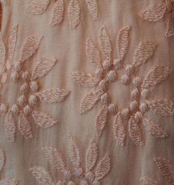 Vintage 1960s Jefri Peachy Pink Floral Overlay Sh… - image 6