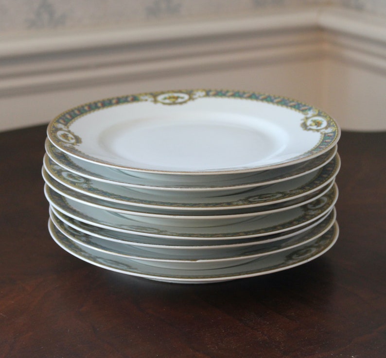 Vintage Limoges Bernardaud & Co. Blue, Yellow, Green and Gold Gilt Set of 9 Dessert Size Plates afbeelding 7