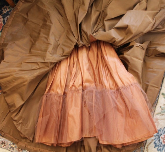 Vintage 1950s Brown Taffeta Belted Dress with Ful… - image 9