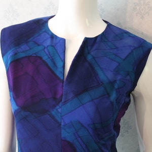 Vintage 1960s to 70s Purple, Fuchsia, Blue and Teal Abstract Printed Long Sleeveless Dress image 2