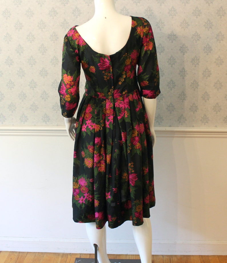 Vintage 1950s Gigi Young Pink, Orange, Green and Black 3/4 Sleeve Silk Button Front Dress image 5