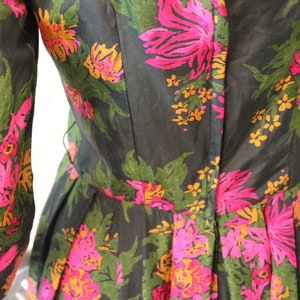 Vintage 1950s Gigi Young Pink, Orange, Green and Black 3/4 Sleeve Silk Button Front Dress image 8