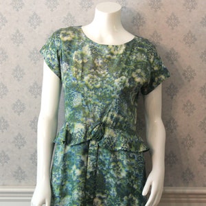 Vintage 1950s Blue and Green Abstract Floral Peplum Short Sleeve Wiggle Dress image 2
