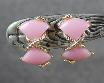 Vintage Designer Bogoff Pink Lucite and Gold Tone Criss Cross Clip On Earrings