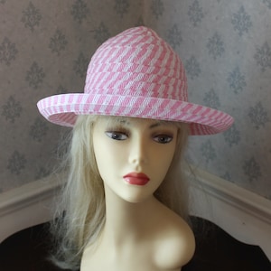 Vintage 1990s Escada Margaretha Ley Designer Women&#39;s Pink and White Woven Hat