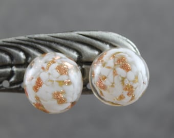 Vintage Italian White Green Glass Shimmering Copper Round Clip On Earrings