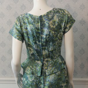 Vintage 1950s Blue and Green Abstract Floral Peplum Short Sleeve Wiggle Dress image 8