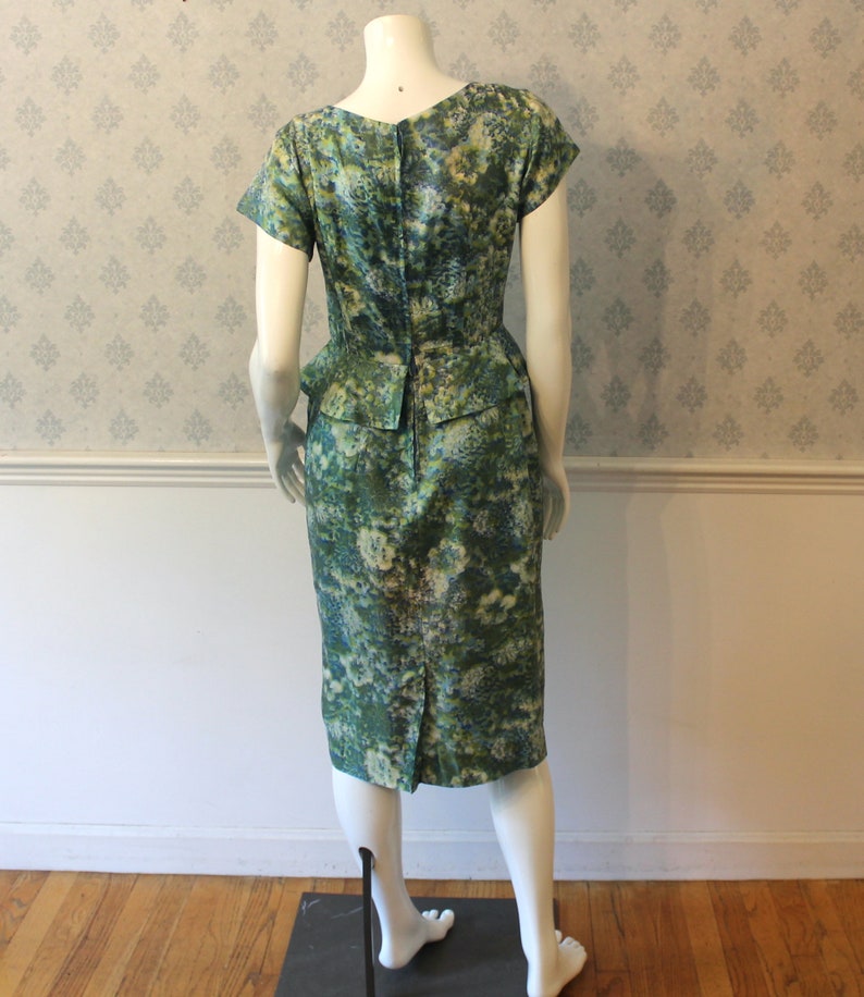 Vintage 1950s Blue and Green Abstract Floral Peplum Short Sleeve Wiggle Dress image 7