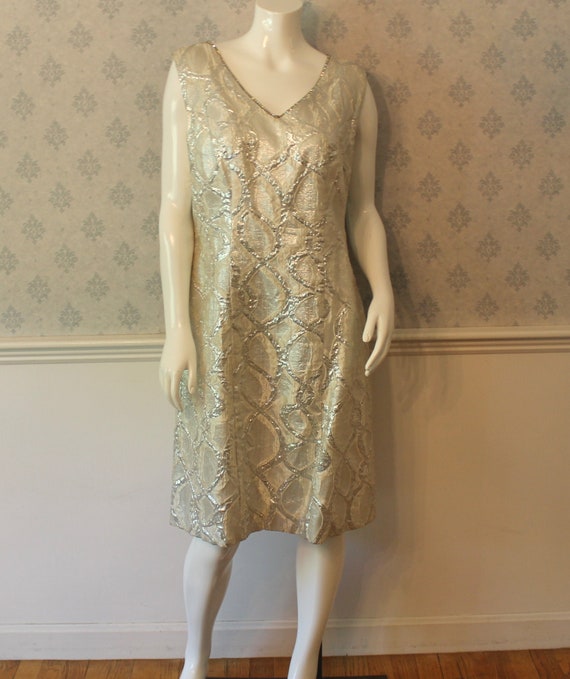 Vintage 1960s White and Silver Metallic Brocade Rhinestone Trimmed Sleeveless Shift Dress