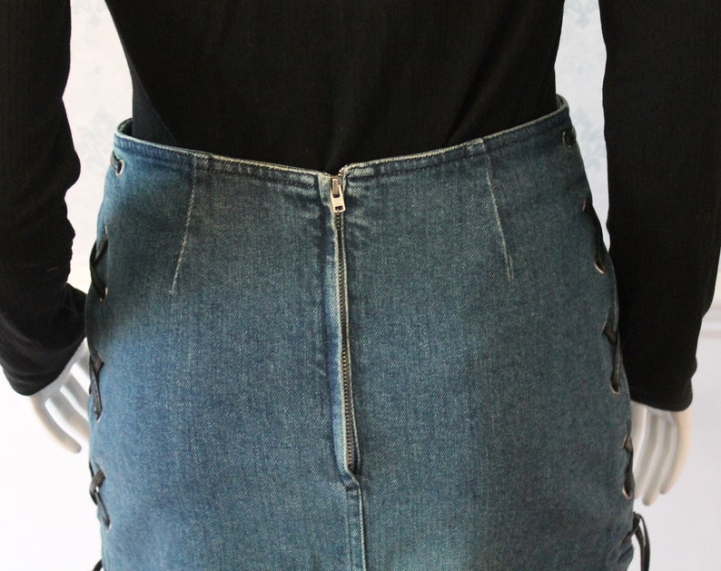 MOSCHINO JEANS 2000s tee