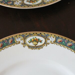 Vintage Limoges Bernardaud & Co. Blue, Yellow, Green and Gold Gilt Set of 9 Dessert Size Plates afbeelding 4