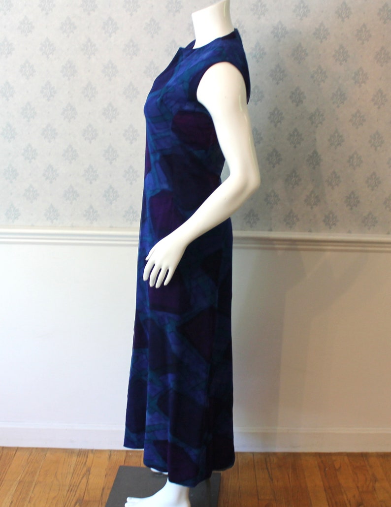 Vintage 1960s to 70s Purple, Fuchsia, Blue and Teal Abstract Printed Long Sleeveless Dress image 4