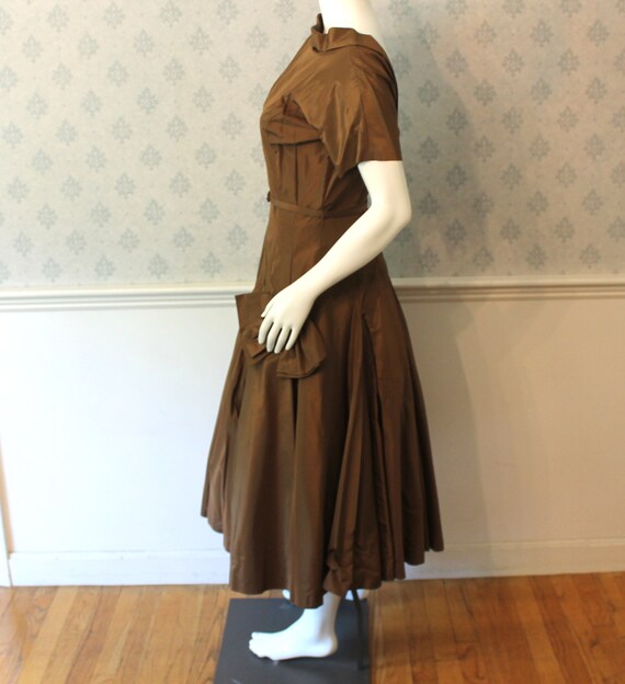 Vintage 1950s Brown Taffeta Belted Dress with Ful… - image 4