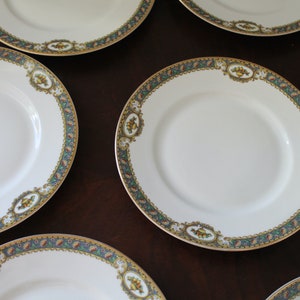 Vintage Limoges Bernardaud & Co. Blue, Yellow, Green and Gold Gilt Set of 9 Dessert Size Plates afbeelding 5