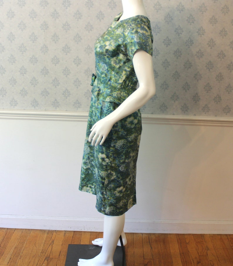 Vintage 1950s Blue and Green Abstract Floral Peplum Short Sleeve Wiggle Dress image 4
