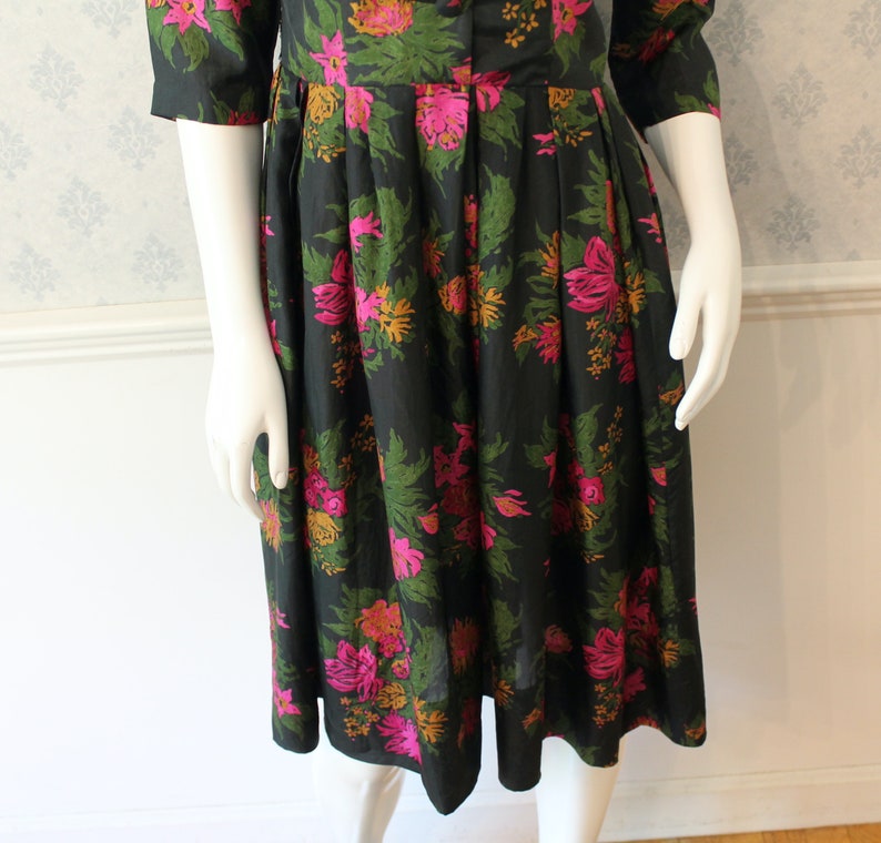 Vintage 1950s Gigi Young Pink, Orange, Green and Black 3/4 Sleeve Silk Button Front Dress image 6