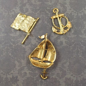 Lot of 3 Gold Tone Enamel American Flag and Nautical Themed Brooches image 3