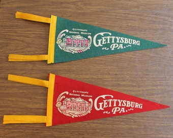 Vintage Pair of Red and Green Felt Gettysburg PA National Museum Souvenir Pennants or Flags