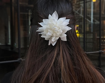 Pince à cheveux rose florale, pince à cheveux rose faite main, -Pince fleur pour femme et fille, pince à cheveux rose pour mariée faite main, épingle à cheveux rose satinée chic