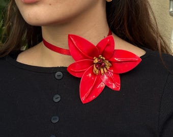 Collier ras de cou romantique rose rouge - Collier floral fait main pour femme élégante et soirée romantique - Ras de cou fleur rouge - Ras de cou élégant