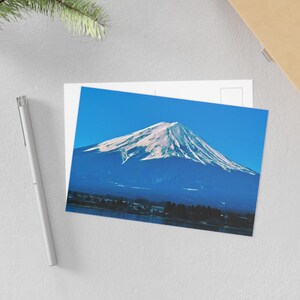 Monte Fuji nevado - Postal / Paisaje sereno de Japón / Vista del lago Kawaguchi / Recuerdo de viaje japonés / Arte minimalista de la naturaleza