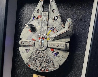 Diorama del Halcón Milenario de Star Wars de Bandai a escala 1/144