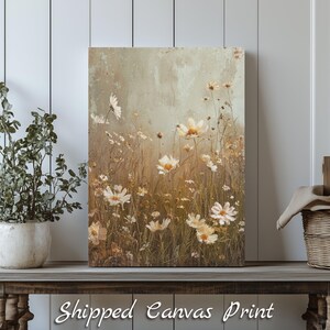 Goldene Wiese Leinwanddruck Gedämpfte Frühlingswiese Vintage Blumen Gemälde Landhaus Dekor Ruhige Wildblumenfeld Zeitloser Kunstdruck